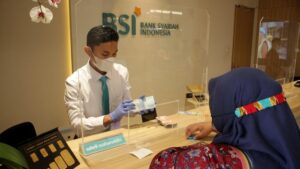 20210611-bsi-mulai-menyatukan-sistem-layanan-keuangan-syariah-1-169