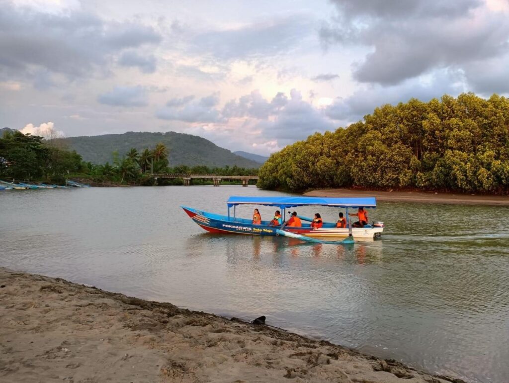 Wisata-Bahari
