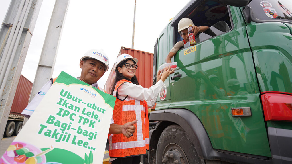 IPC-TPK-area-Tanjung-Priok-menyediakan-1.600-paket-takjil-gratis-yang-dibagikan-sepanjang-bulan-Ramadhan