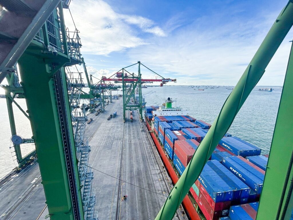 Kegiatan-Operasional-Terminal-Teluk-Lamong-2-Pelindo