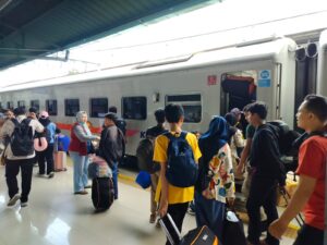KAI-puncak-mudik-1