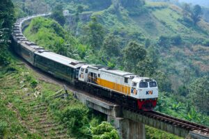 Antusiasme-Wisatawan-Tinggi-Ketapang-hingga-Tanjung-Balai-Jadi-Primadona-Liburan-dengan-Kereta-Api-4