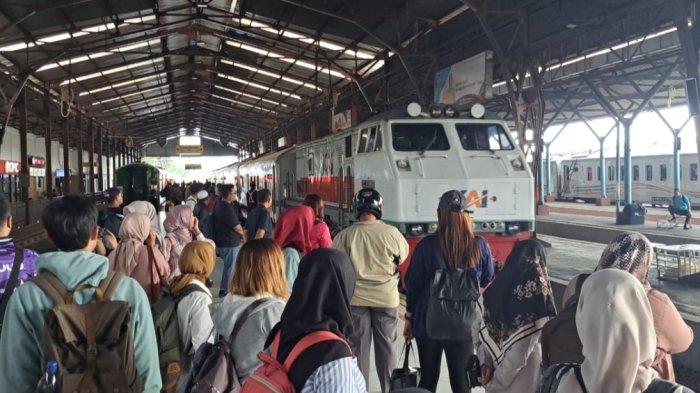 Keberangkatan-penumpang-Daop-5