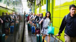 LIBUR-PANJANG-Suasana-Stasiun-Gambir-Gambir-Jakarta-Pusat-pada-Selasa-1352025-5